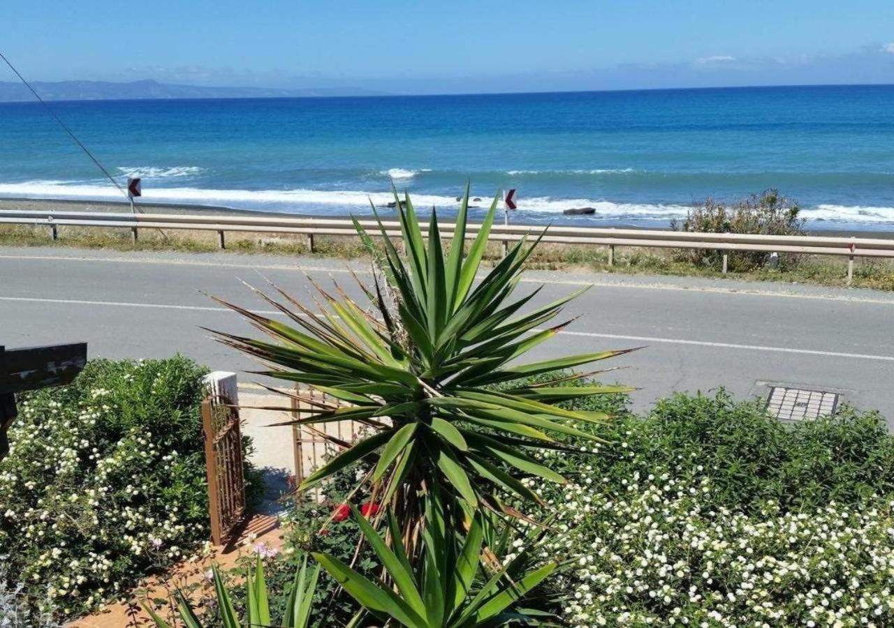 Spiti Damianos Villa Beachfront Pomos Exteriér fotografie